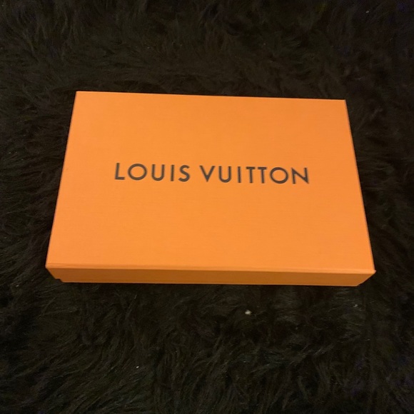 Louis Vuitton crossbody packaging box - Picture 1 of 2